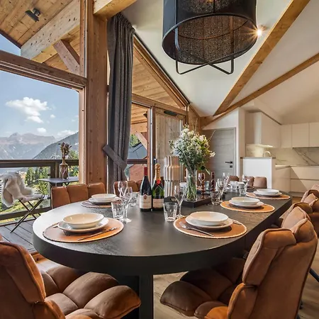 Luxury Penthouse - Panoramic Views, Walkway Balcony, Private Floor Lägenhet *